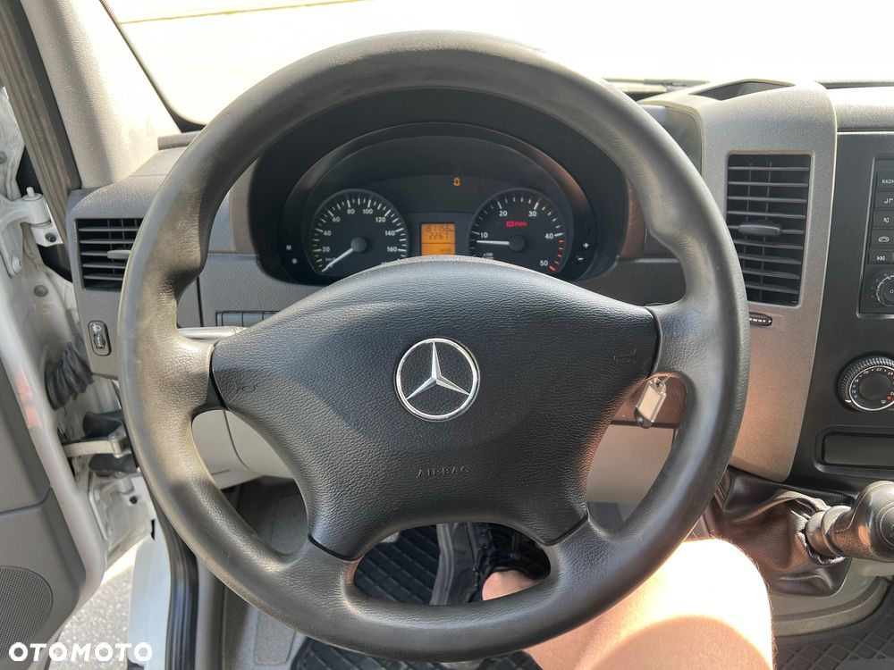 Mercedes-Benz Sprinter - 16