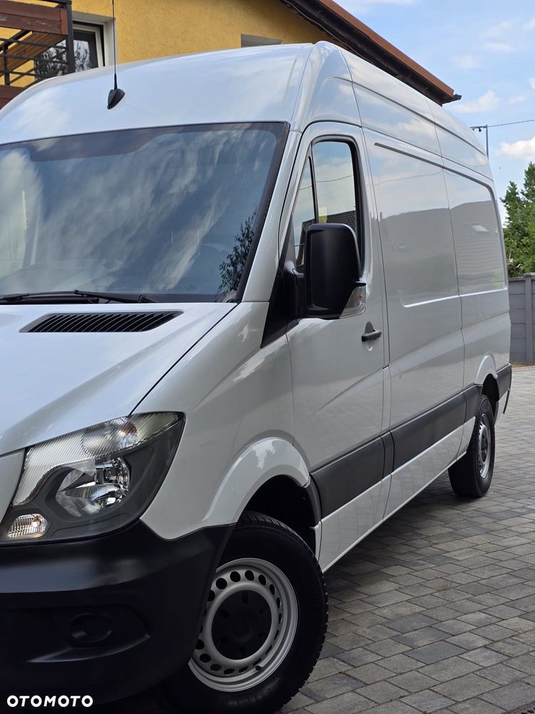 Mercedes-Benz Sprinter - 16