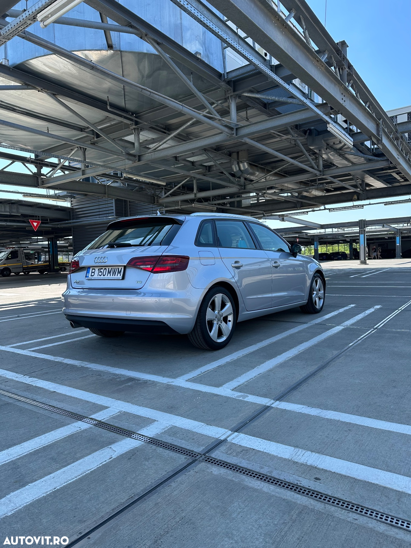 Audi A3 1.6 TDI clean Stronic Ambition - 4