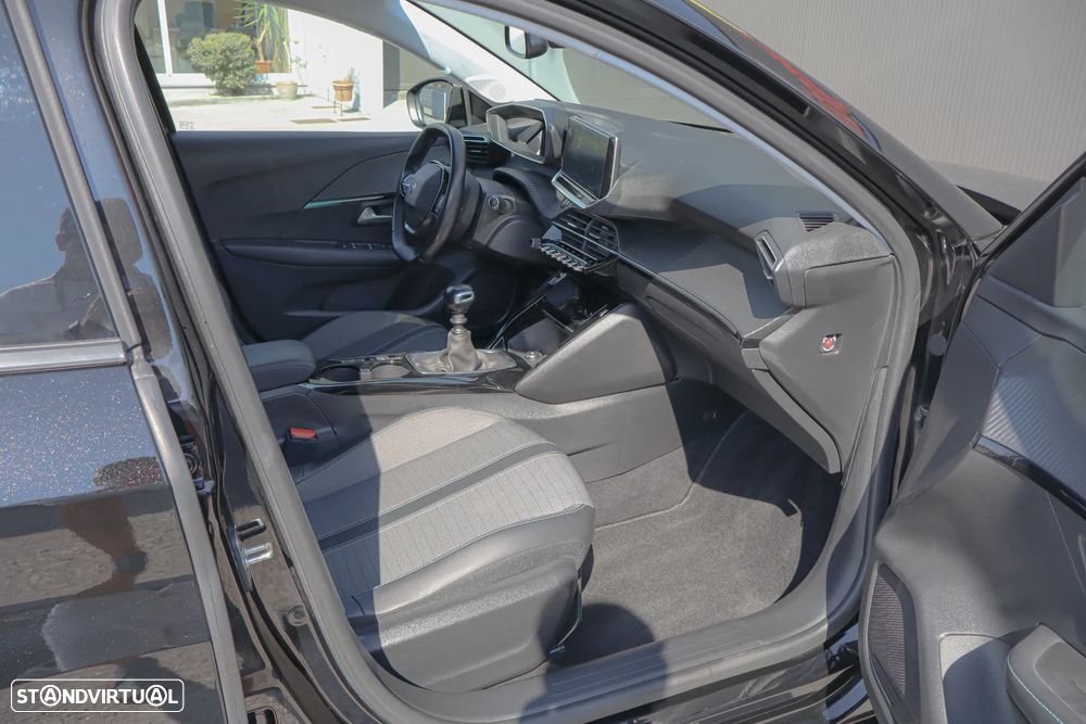 Peugeot 208 1.2 PureTech Allure - 18