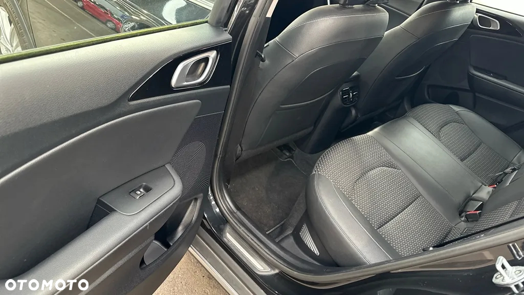 Kia XCeed - 9