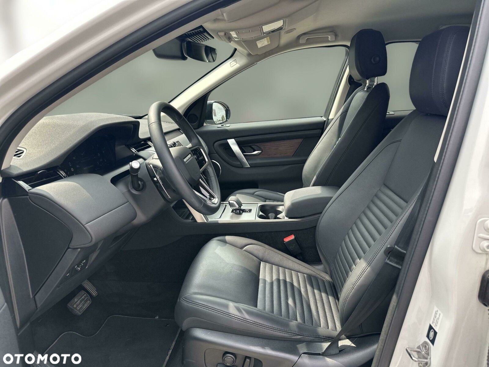 Land Rover Discovery Sport - 10