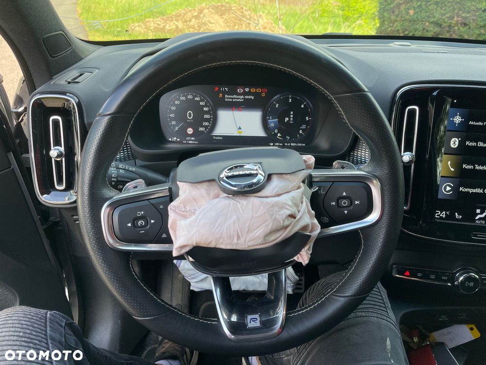 Volvo XC 40 D4 AWD Geartronic R-Design - 28
