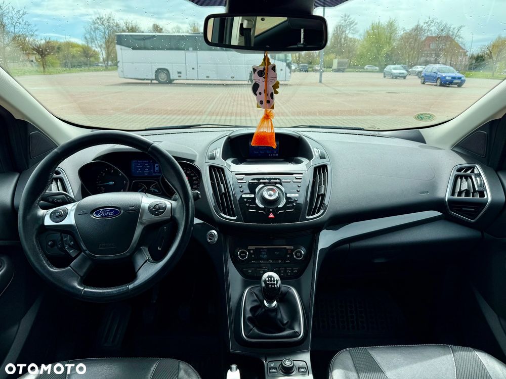 Ford Kuga 2.0 TDCi 2x4 Titanium - 23