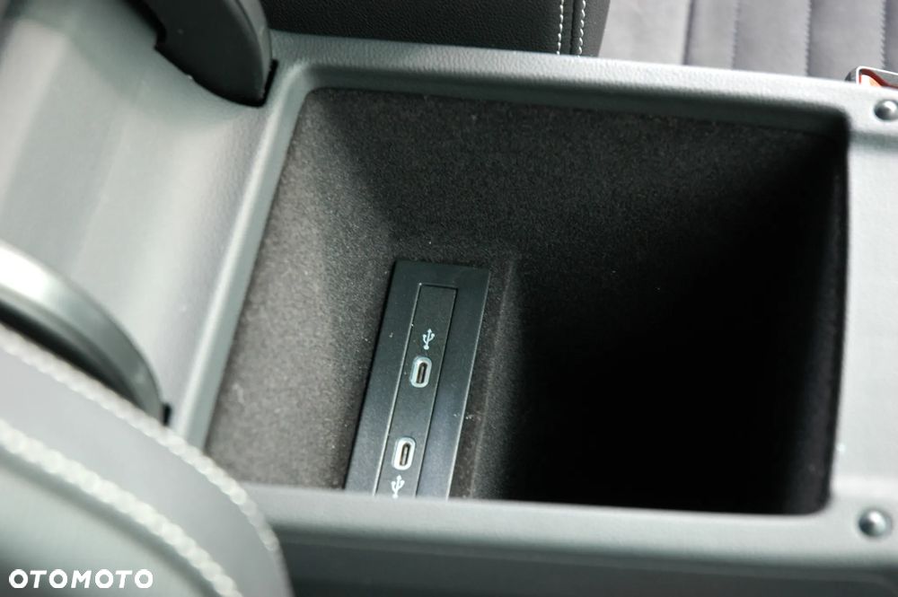Volkswagen Passat - 25