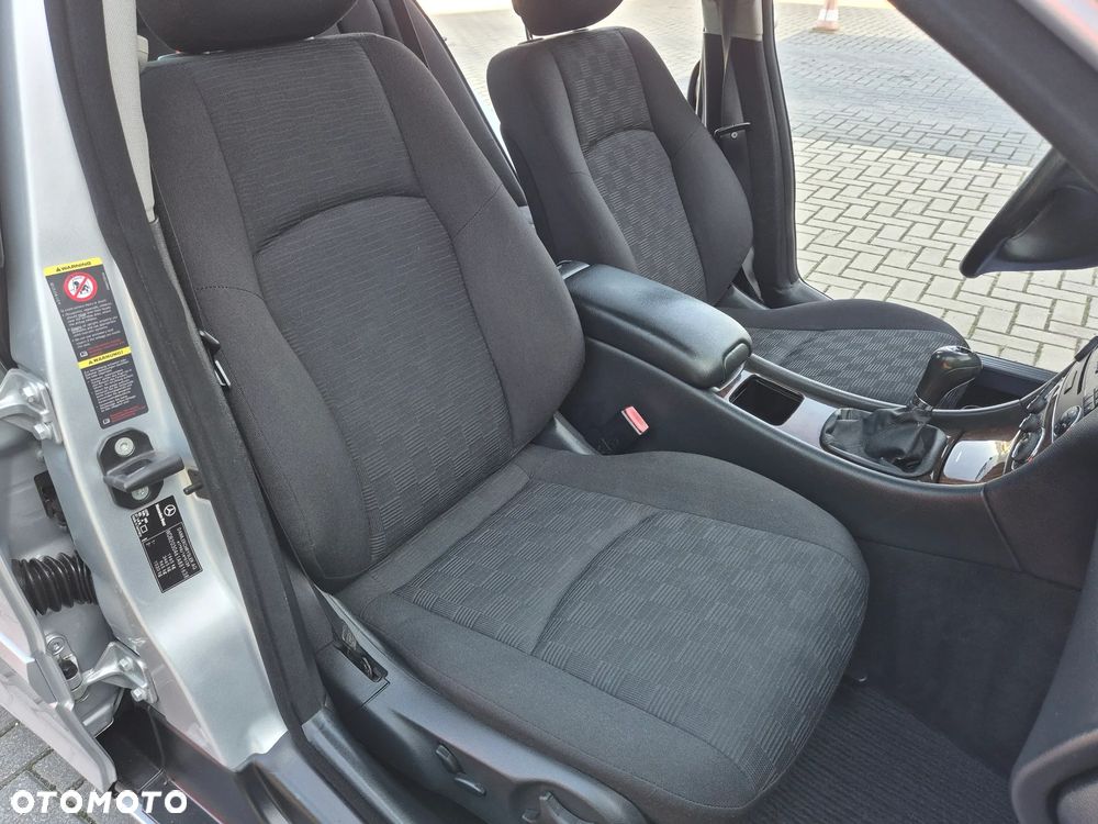 Mercedes-Benz Klasa C 180 Kompressor Classic Sport Edition - 24