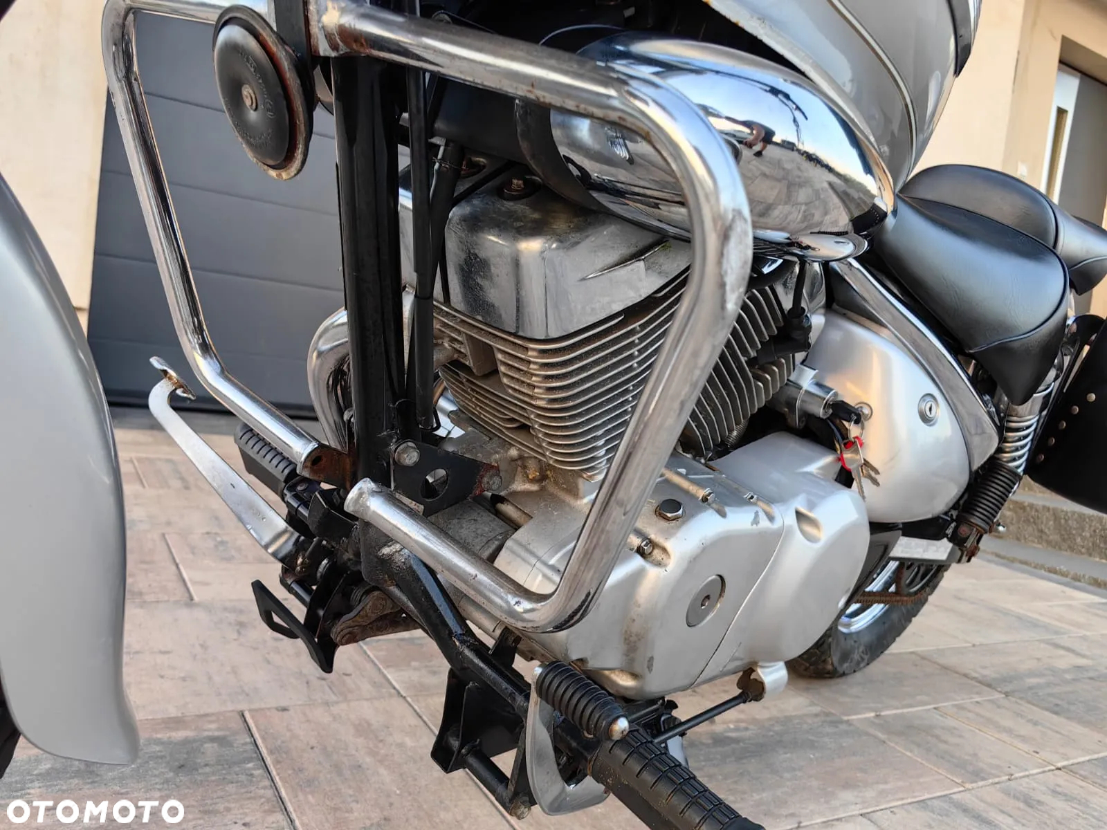 Suzuki Intruder - 11