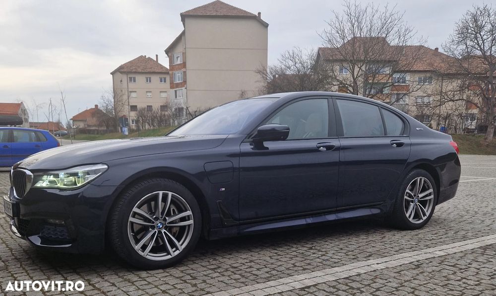 BMW Seria 7 740e iPerformance - 15