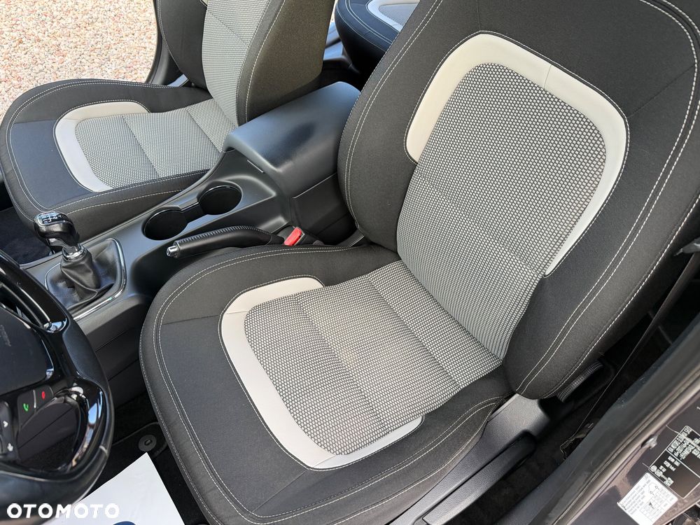 Kia Ceed - 16