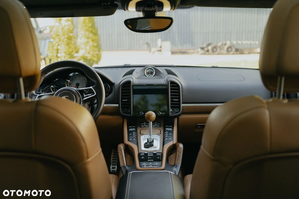 Porsche Cayenne GTS - 27