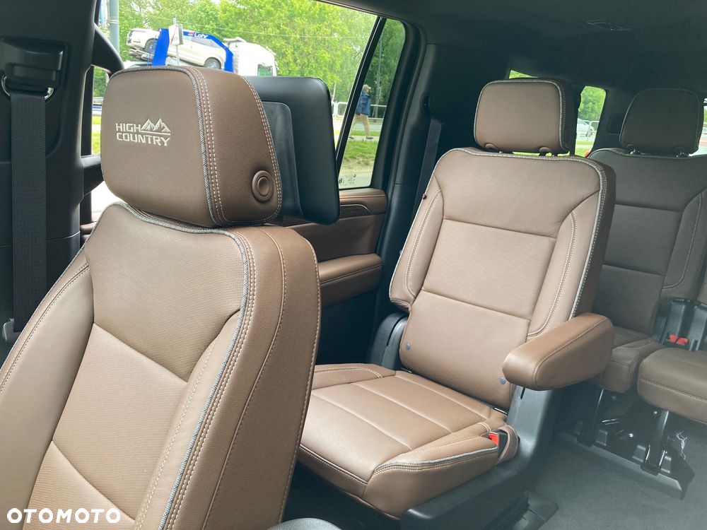Chevrolet Suburban - 39