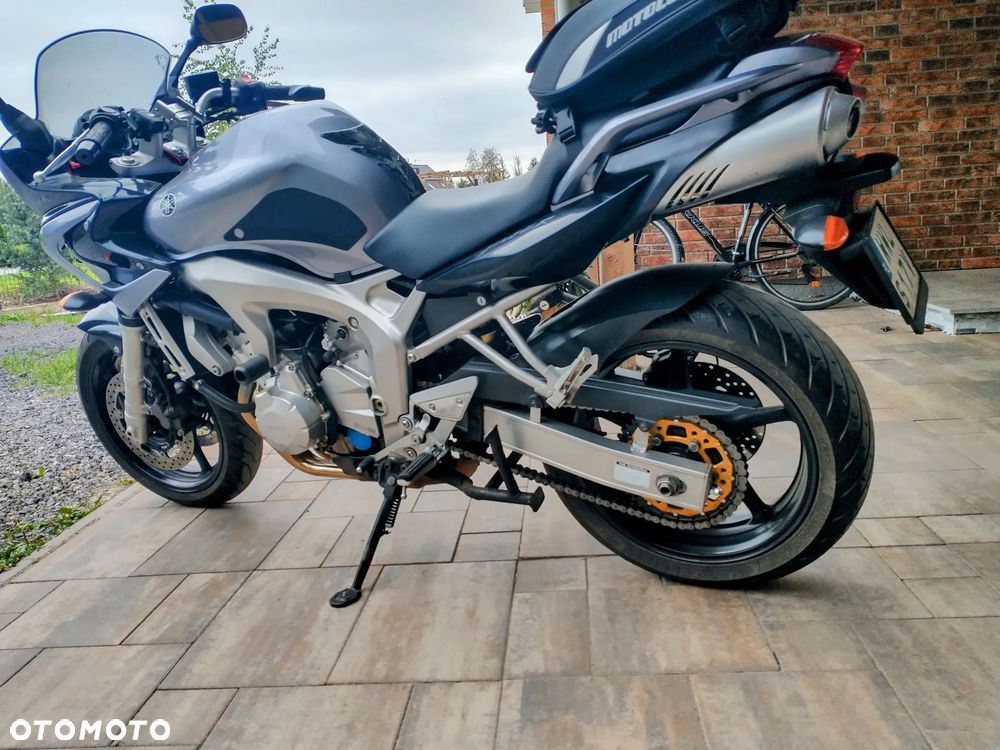 Yamaha FZ6 - 3
