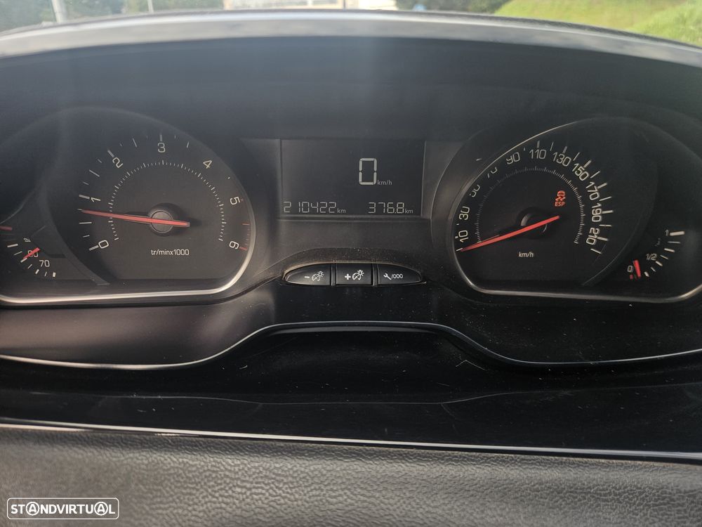 Peugeot 208 1.4 HDi - 25