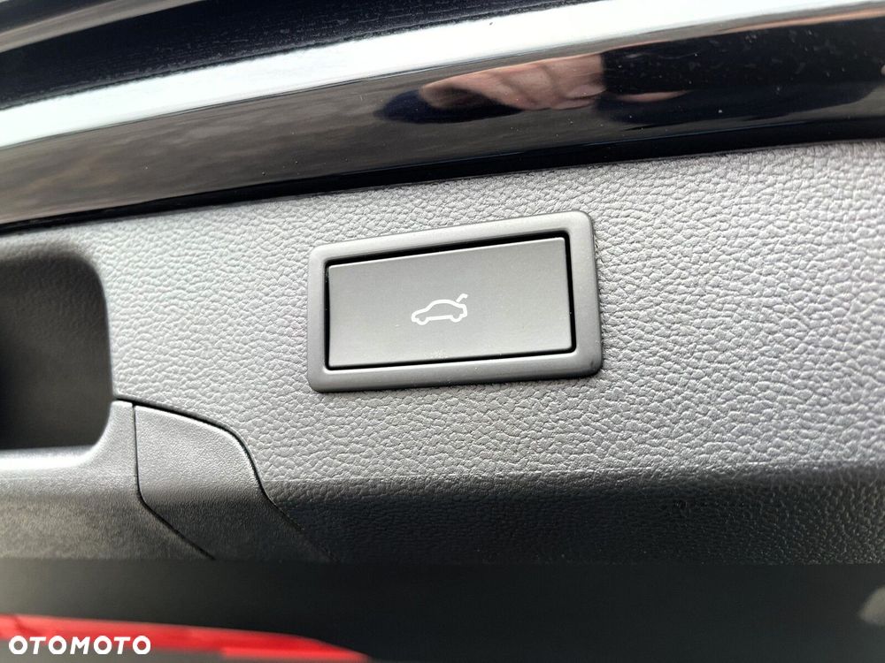 Volkswagen Passat Variant 2.0 TDI SCR R-Line Plus DSG - 34