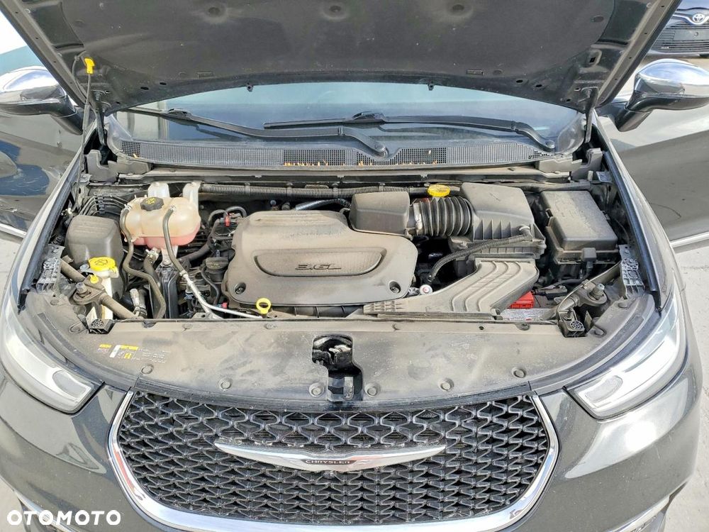 Chrysler Pacifica - 12