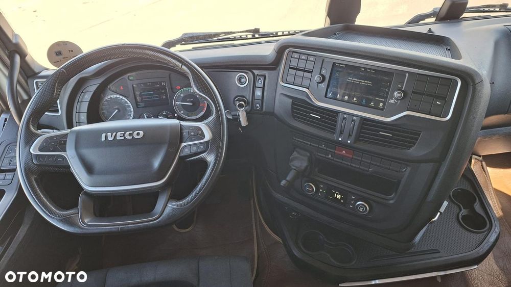 Iveco S-way 490 - 11