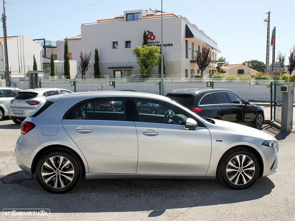 Mercedes-Benz A 250 e Style Plus - 4