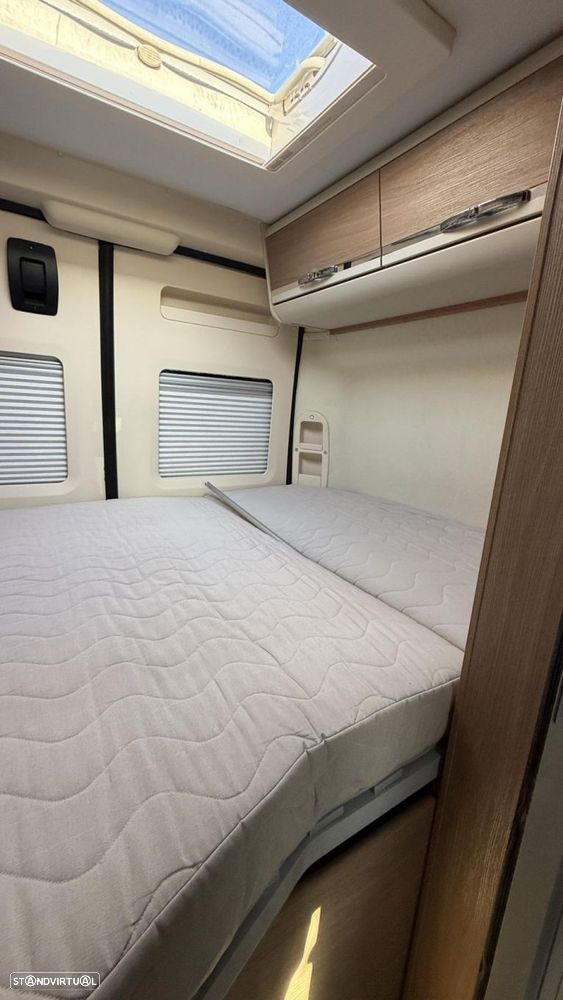 Adria Twin 600 SPT cama transversal - 6