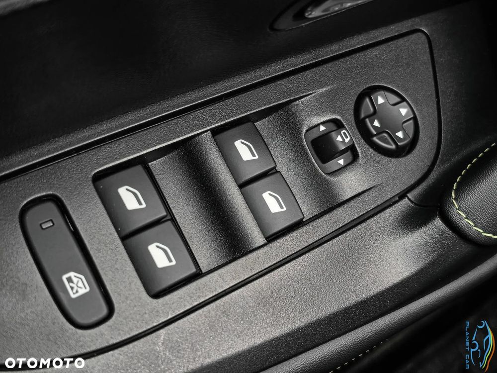 Peugeot 2008 PureTech 130 EAT8 GT - 27