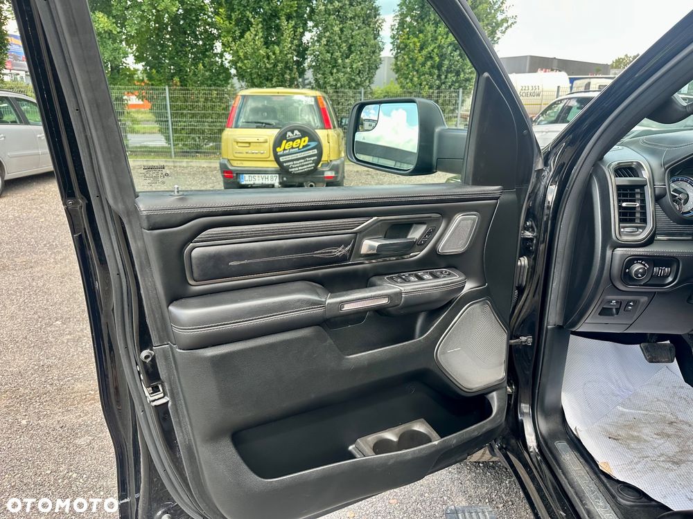 RAM 1500 Crew Cab Shortbed Limited - 15