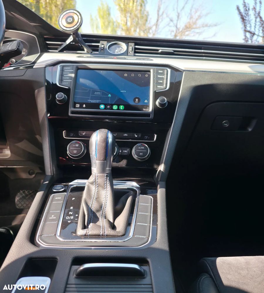 Volkswagen Passat - 10