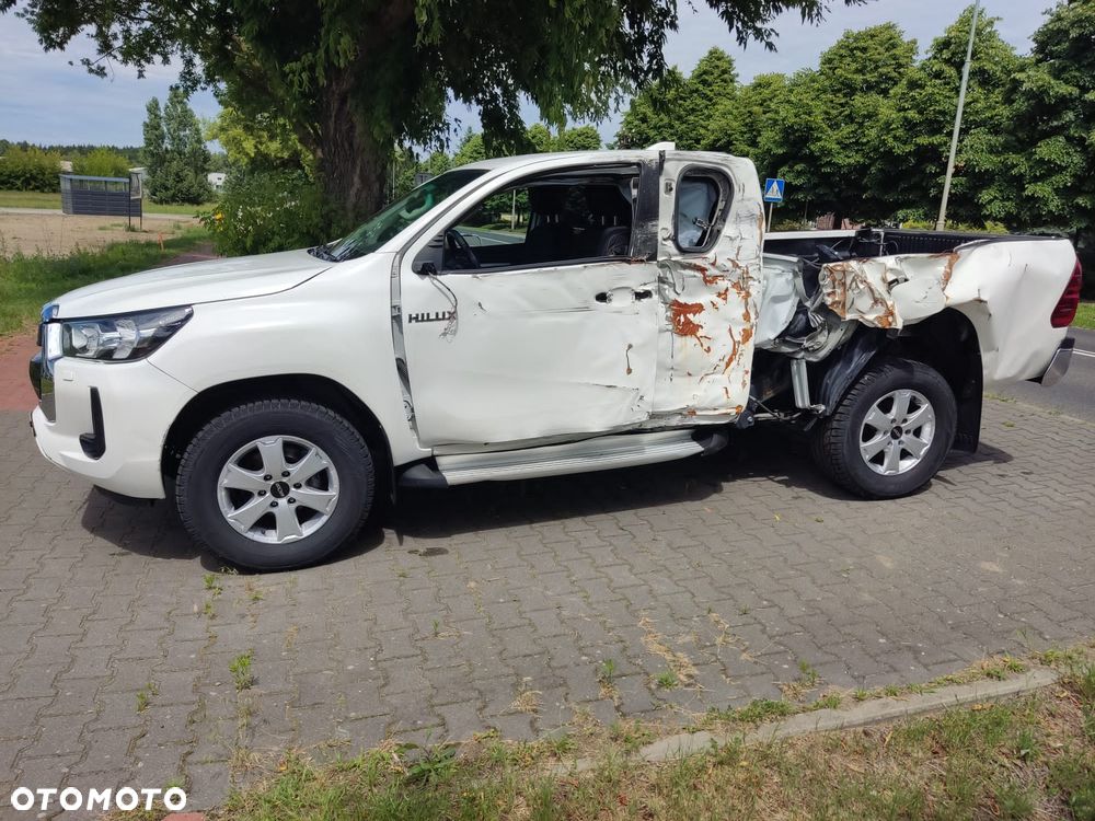 Toyota Hilux - 5