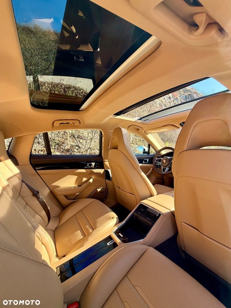 Porsche Panamera 4 E-Hybrid - 15