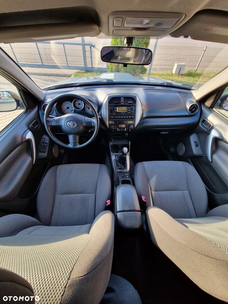 Toyota RAV4 2.0 D-4D 4x4 - 10