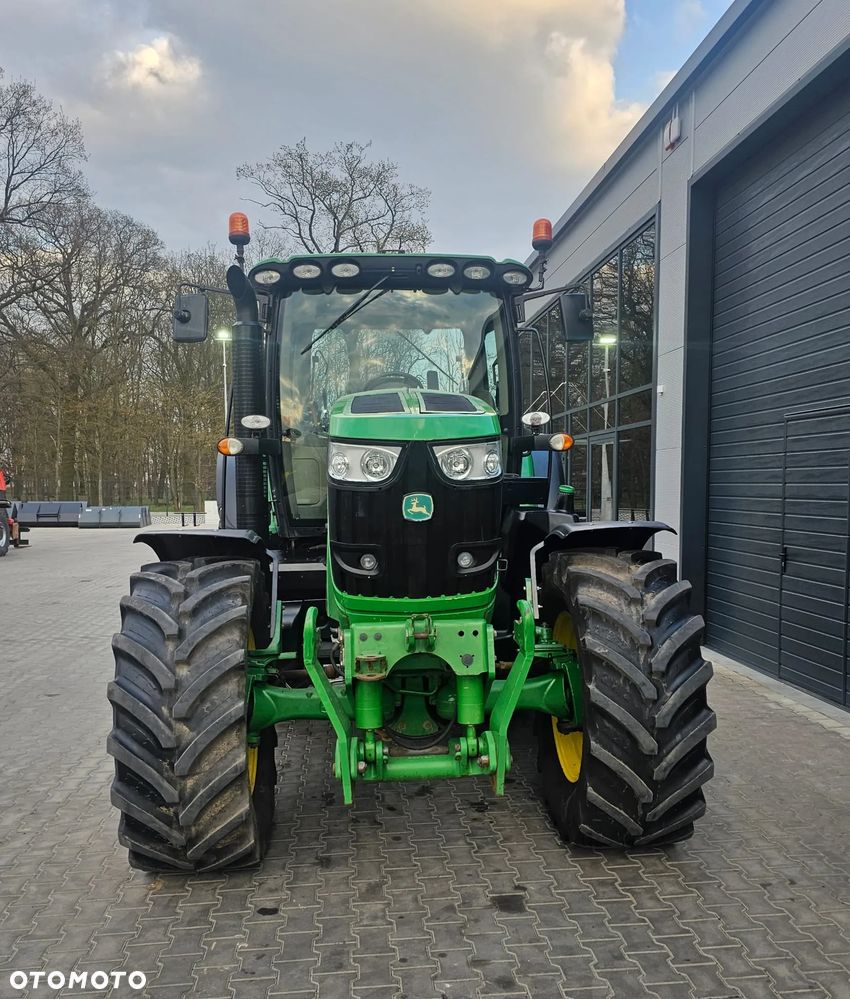 John Deere 6210R - 8