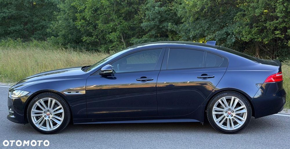 Jaguar XE 2.0 D R-Sport - 4
