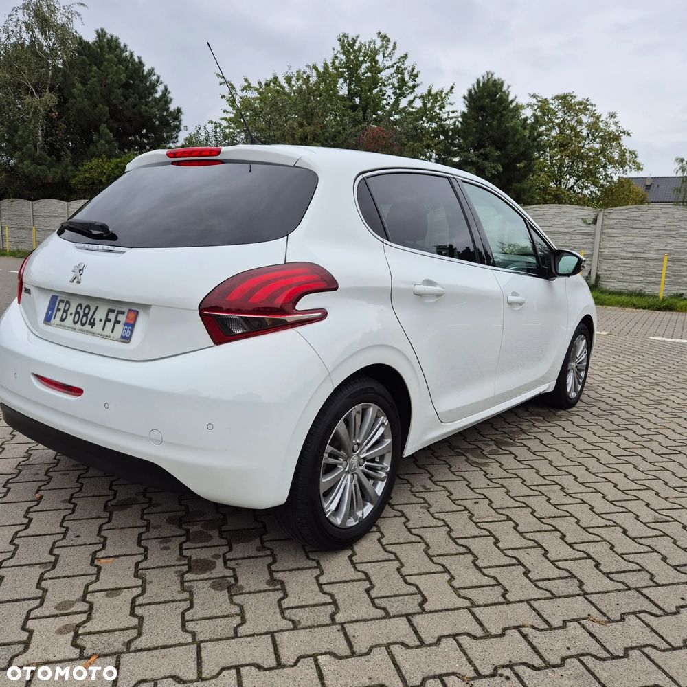 Peugeot 208 1.2 PureTech Allure S&S EAT6 - 20