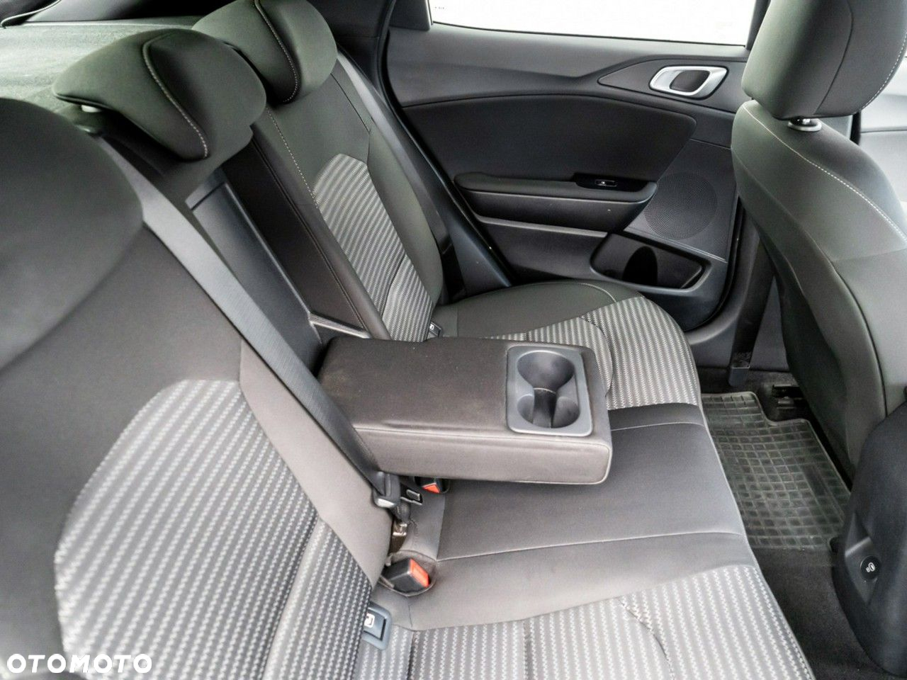 Kia XCeed 1.5 T-GDI M - 12