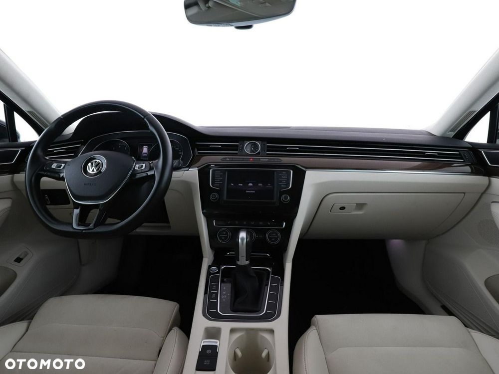 Volkswagen Passat Variant 1.8 TSI (BlueMotion Technology) DSG Highline - 16