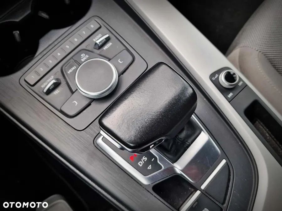 Audi A4 Limousine 2.0 TDI S tronic design - 23