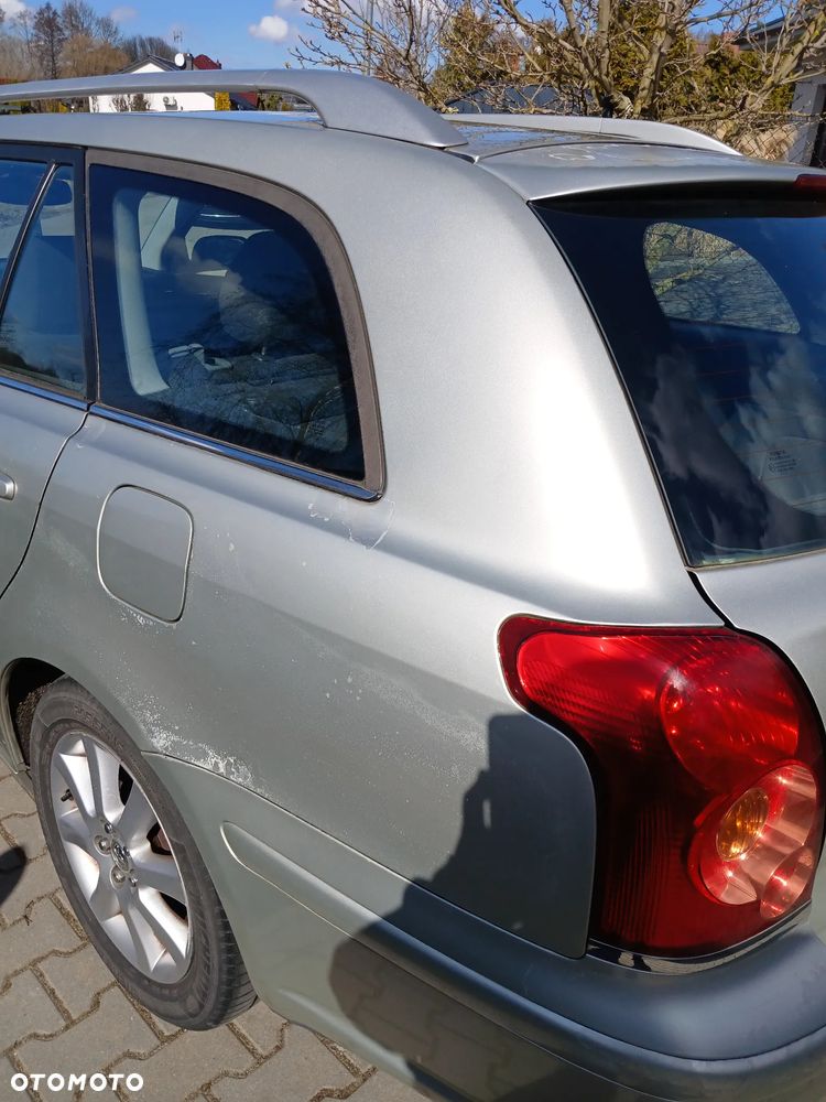 Toyota Avensis 2.0 D-4D Combi - 9