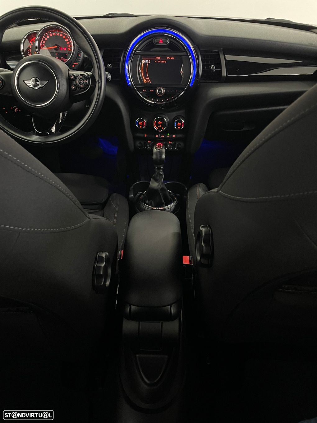 MINI 5 Portas Cooper D Auto - 25