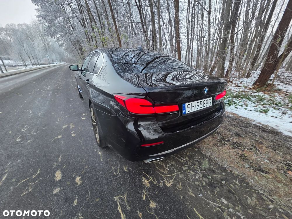 BMW Seria 5 518d Luxury Line - 13