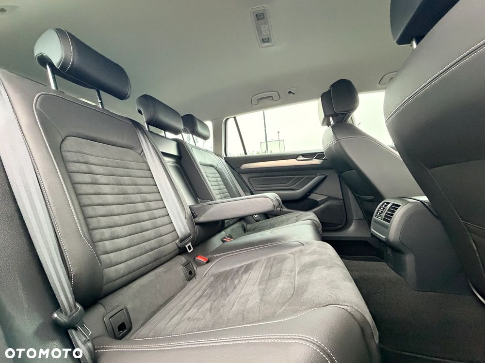 Volkswagen Passat 2.0 TDI SCR Style DSG - 16