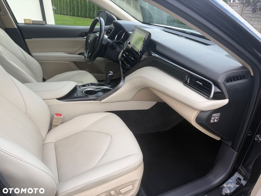 Toyota Camry 2.5 Hybrid Executive CVT - 25