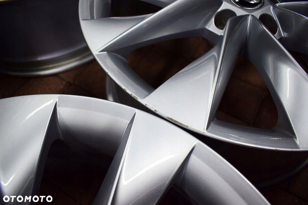 SKODA 19 Enyaq iV SuperB Octavia IV 5LA Nowy Model Oryginał - 5