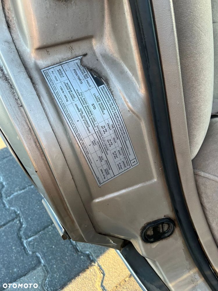 Lincoln Town Car - 23