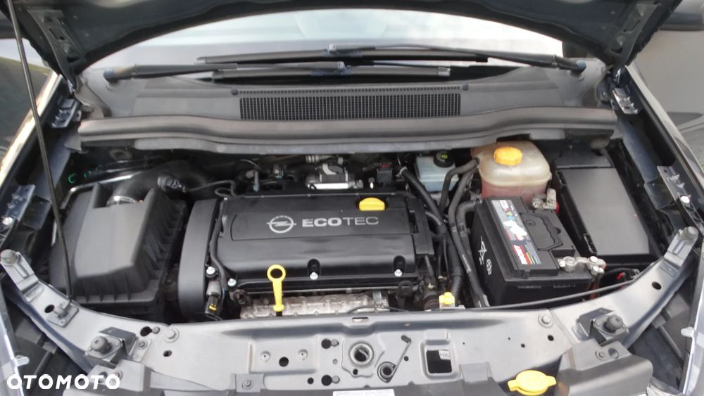 Opel Zafira 1.8 Cosmo - 22