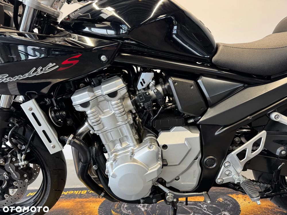 Suzuki Bandit - 23