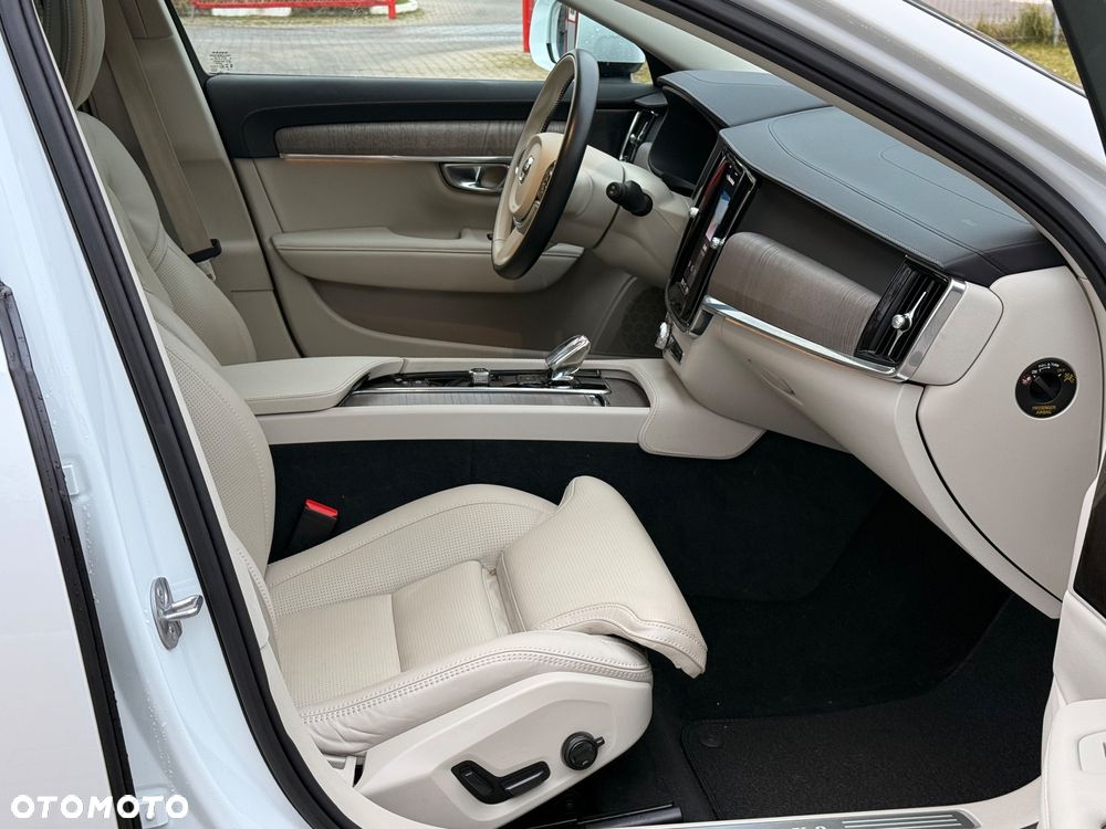 Volvo V90 Cross Country B5 D AWD Ultimate - 20