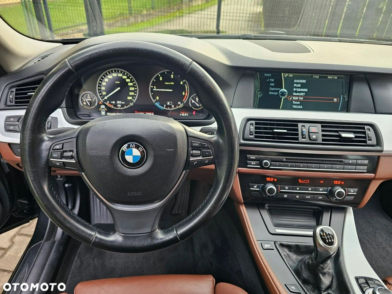 BMW Seria 5 520d Touring Luxury Line - 16