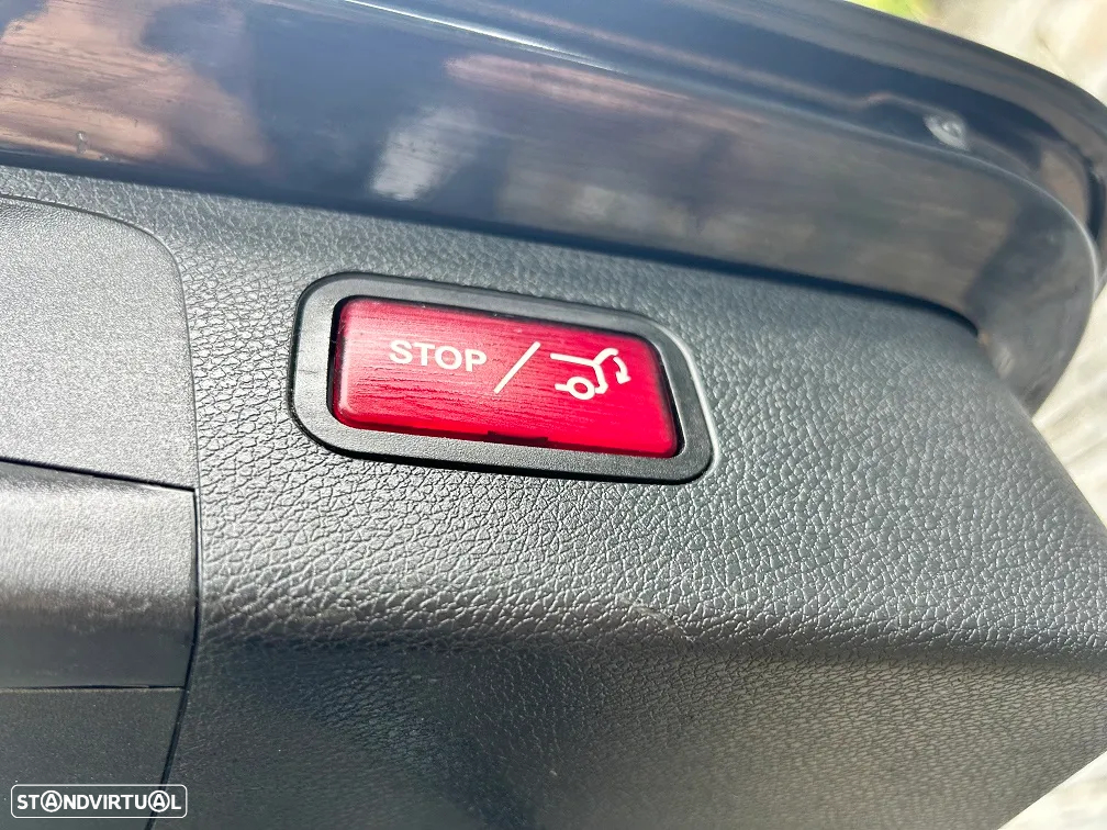 Mercedes-Benz E 220 d T 9G-TRONIC AMG Line - 27