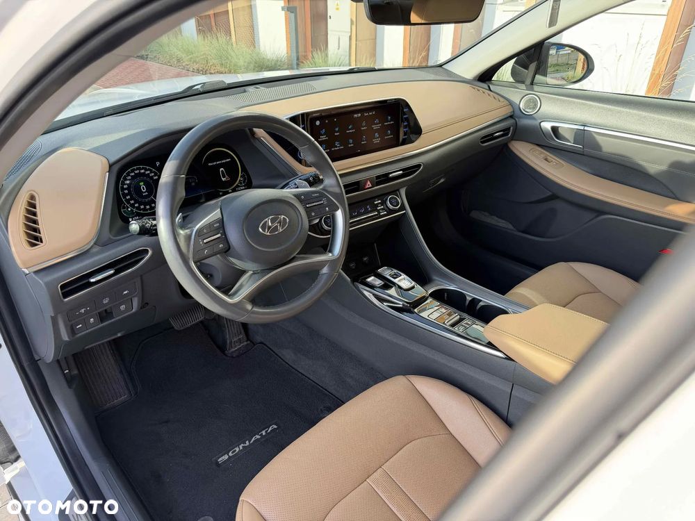 Hyundai Sonata - 11
