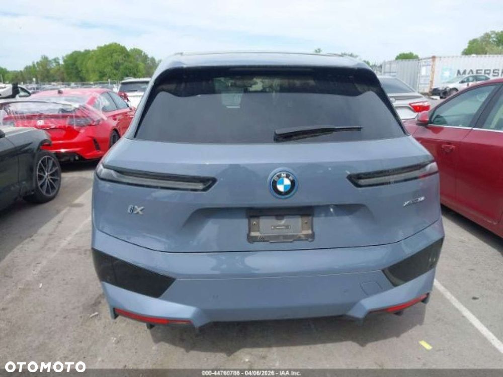 BMW iX - 6