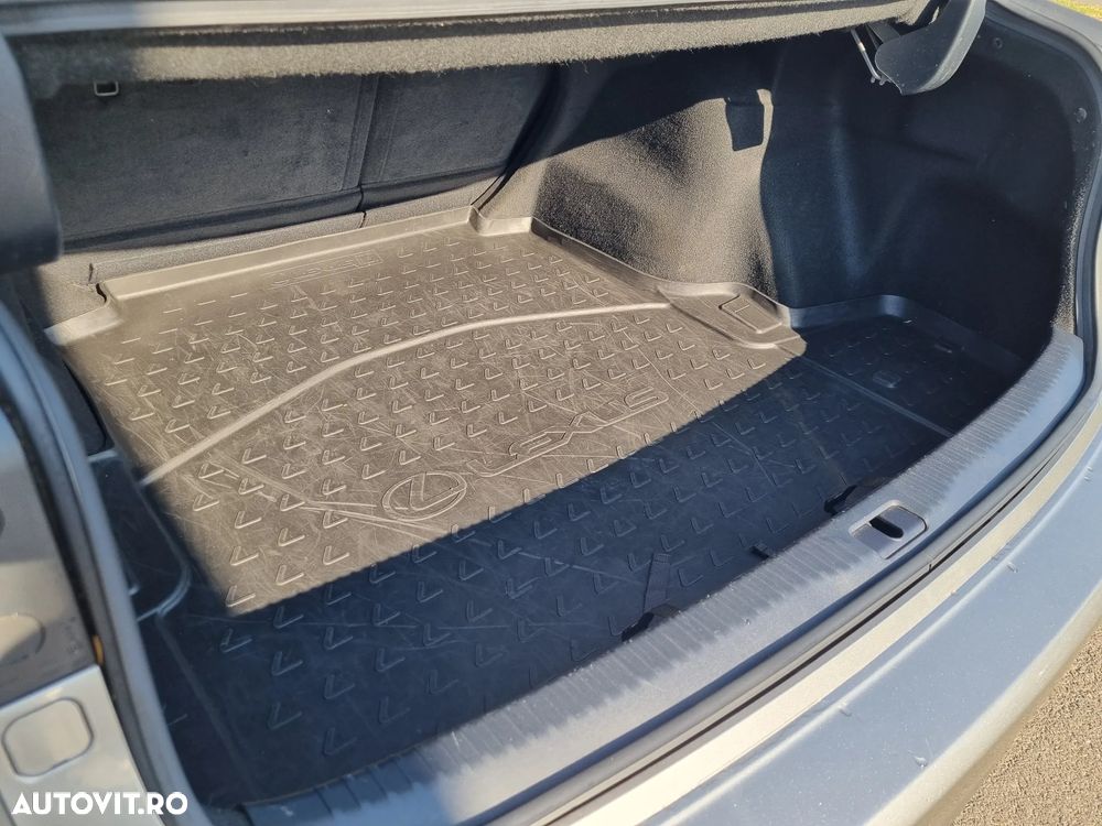 Lexus Seria IS 250 2.5 V6 Aut Executive - 10