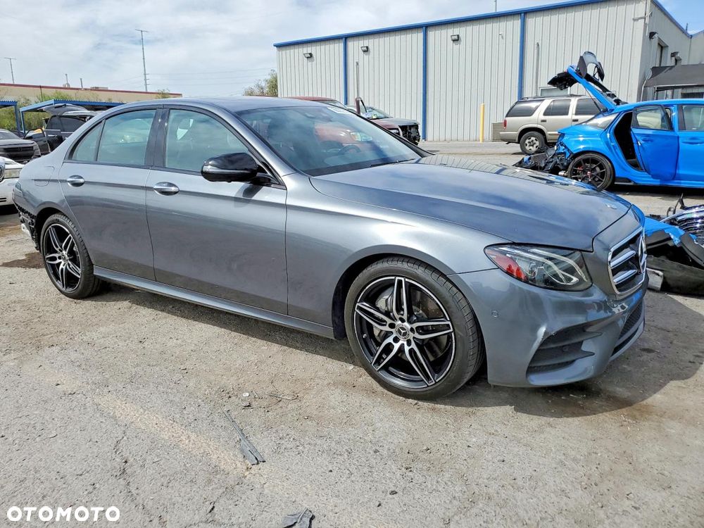 Mercedes-Benz Klasa E 300 9G-TRONIC AMG Line - 1
